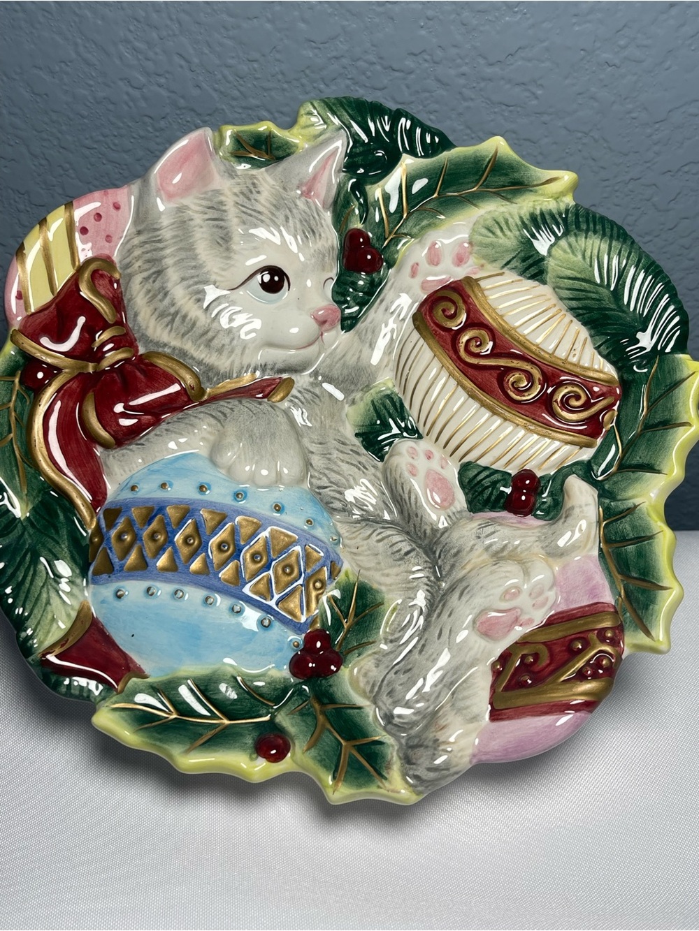 Fitz and Floyd Essentials Christmas Cat Plate 9" Handcrafted China Holiday Set